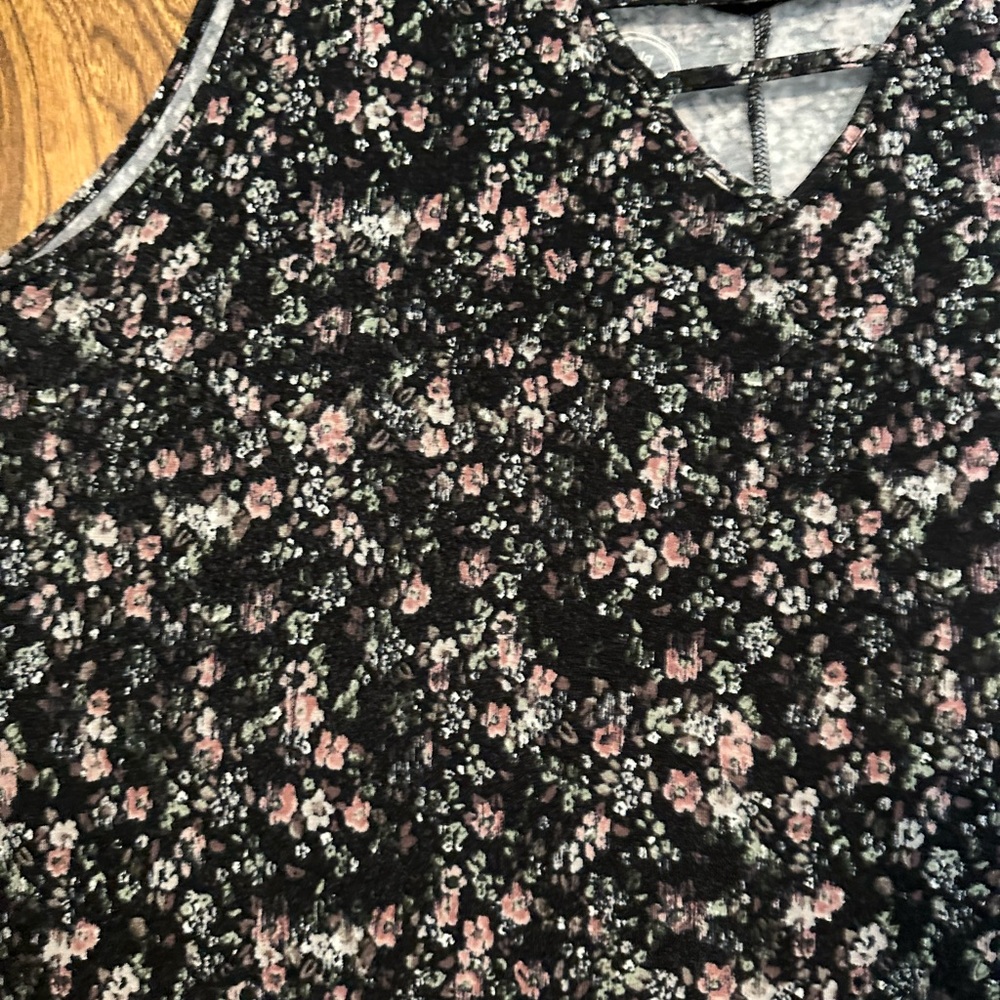 Maurices Black and White Asymmetrical Tank Top - Picture 4 of 9